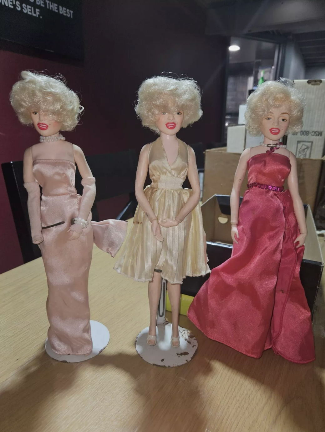 Marilyn Monroe Doll Collection 80s - Light Pink & Hot Pink Dresses, 2 Stands